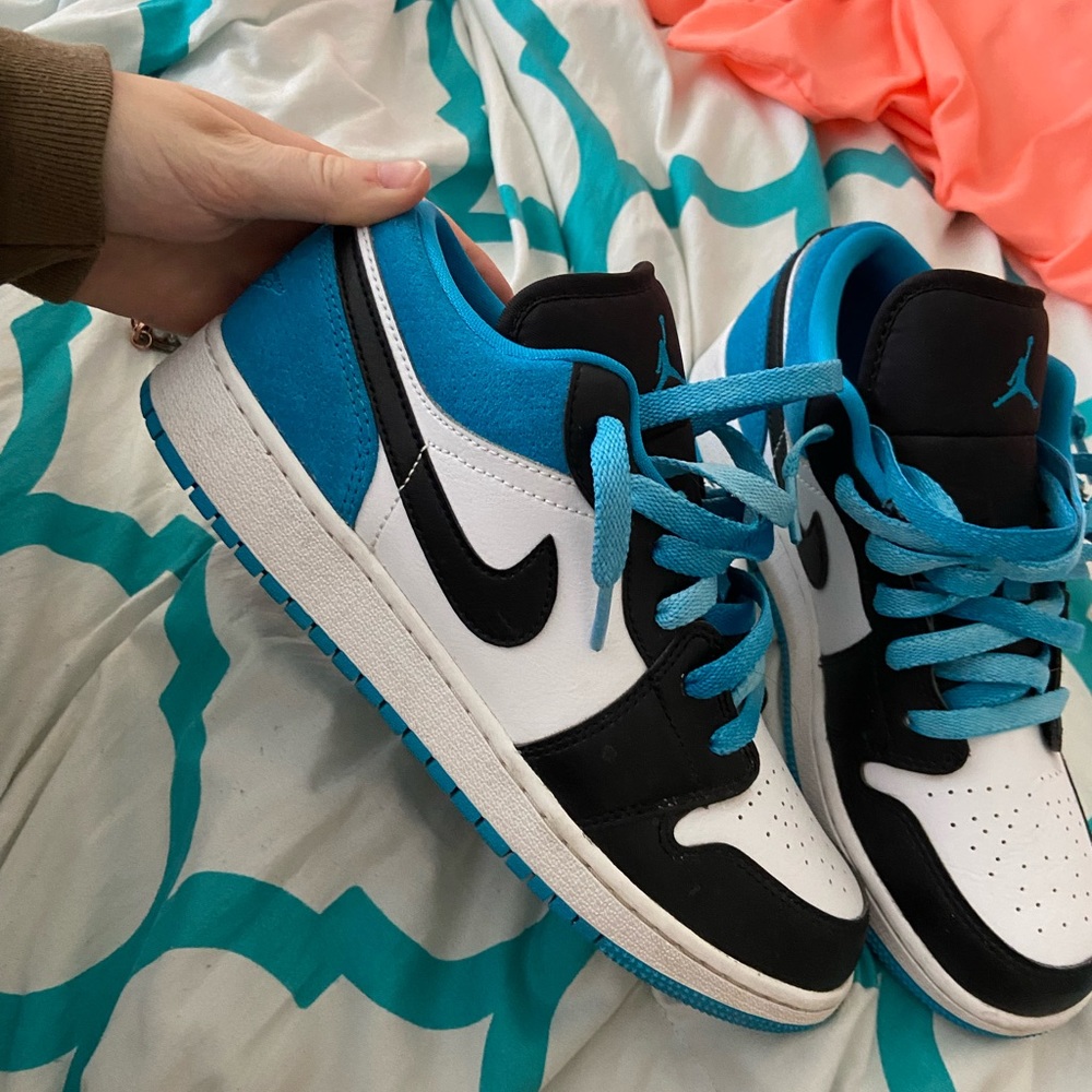 Air Jordan 1 low laser blue SE